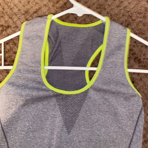 Workout Top - Picture 2 of 8